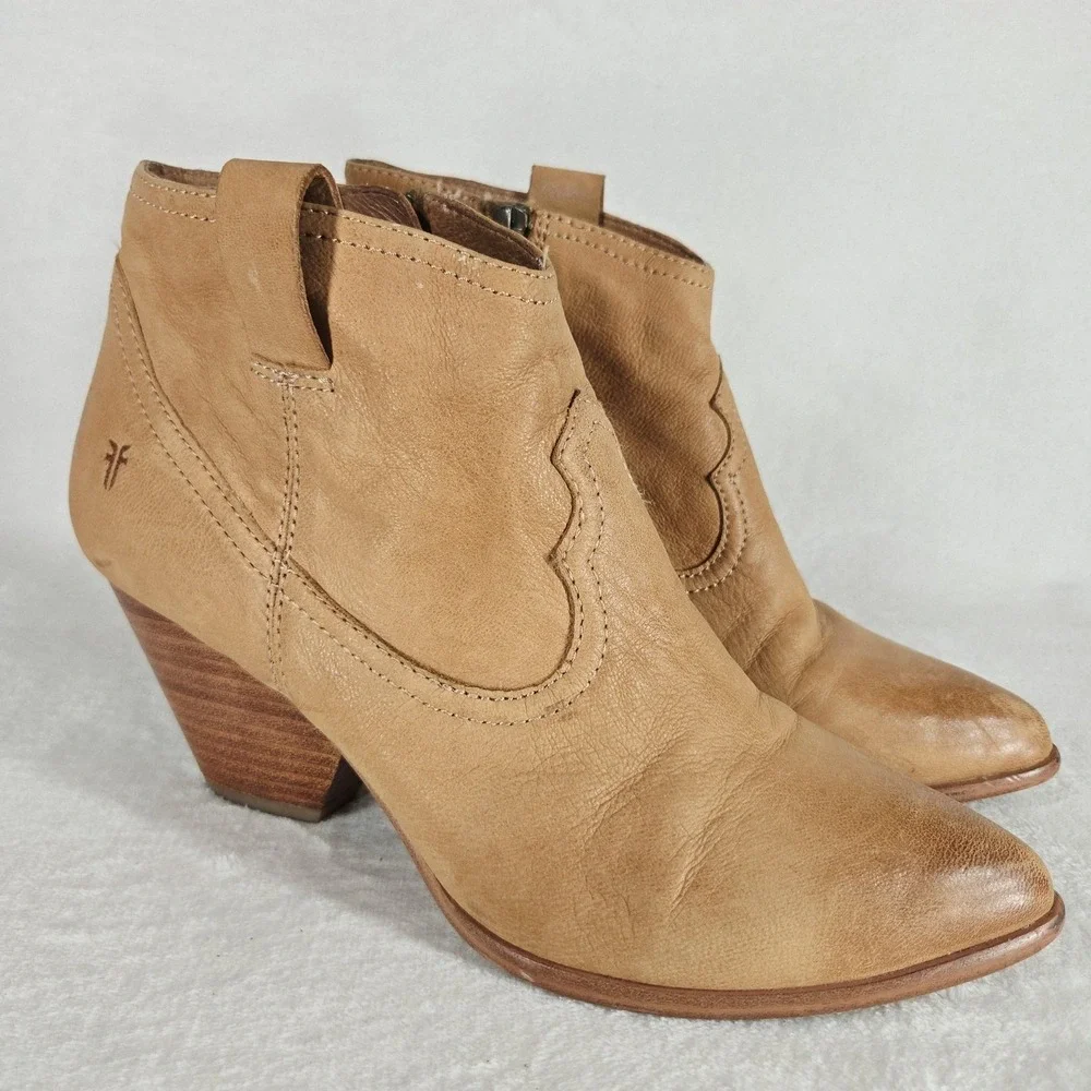 Frye Reina Boots Womens 8 Beige Leather Western Ankle Side Zip Cone Heel Booties